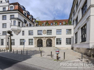 Außenansicht des historischen Gebäudes